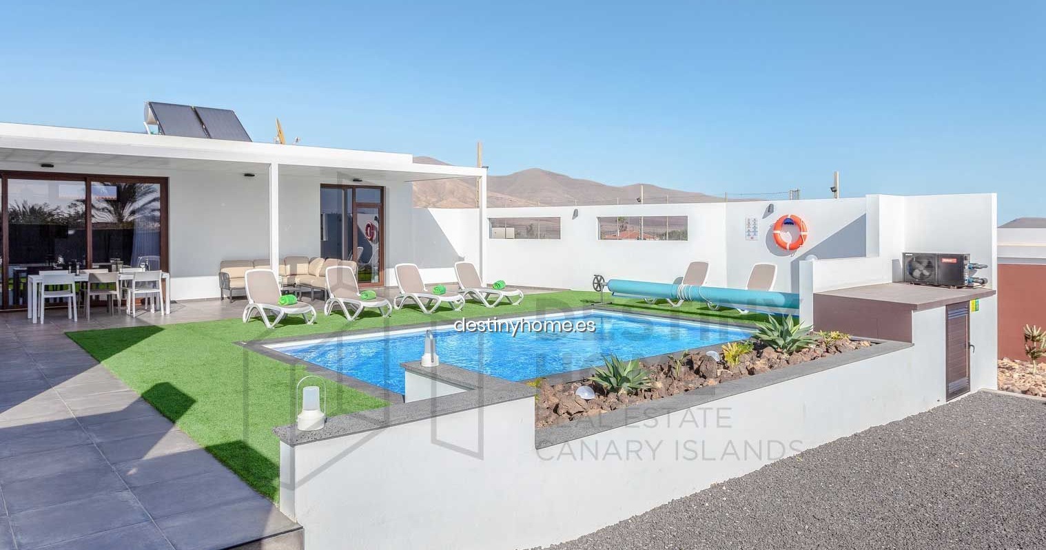 What taxes must be paid to sell a home in Fuerteventura?